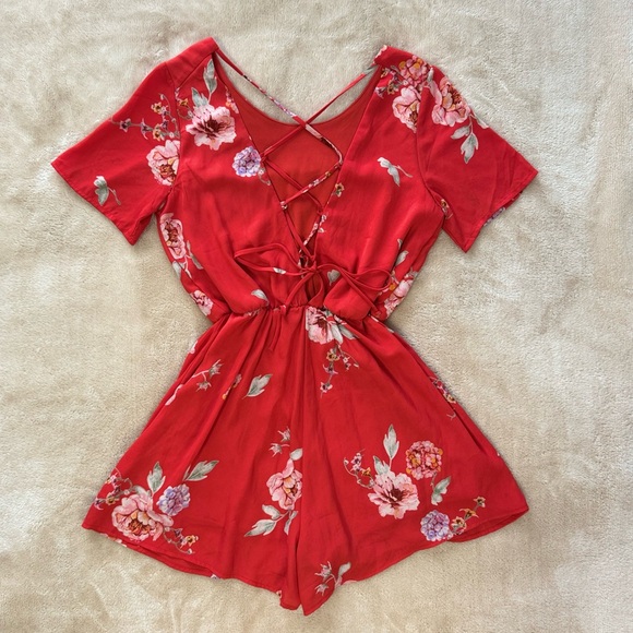 💎2/$20💎 Stunning Red Floral Romper - Picture 5 of 8